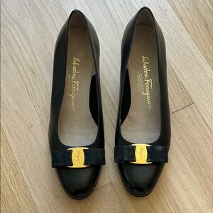 Salvatore Ferragamo Women's Vara Black Pumps